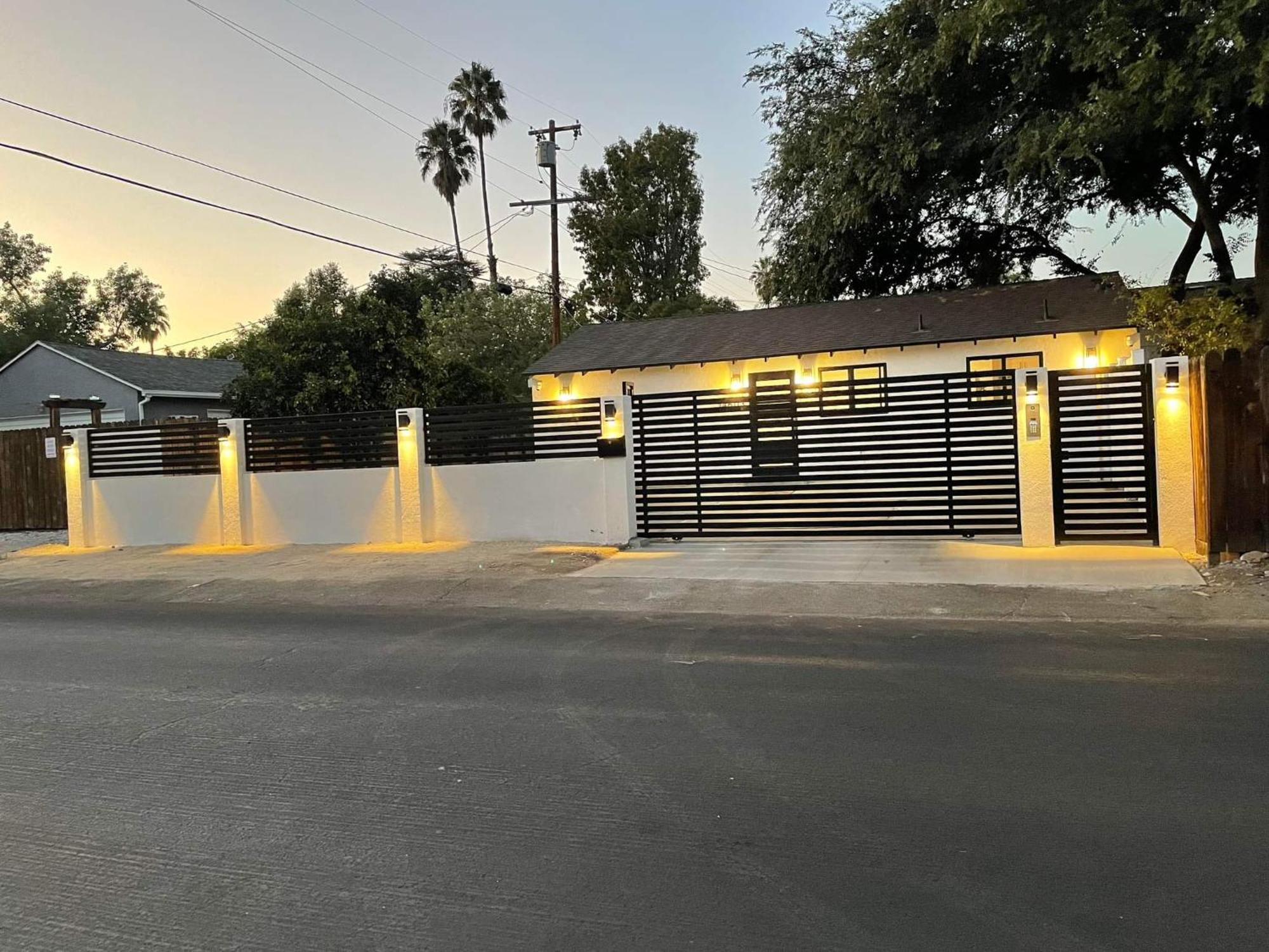 Gated Private House With Own Parking Sherman Oaks Los Angeles Exterior photo
